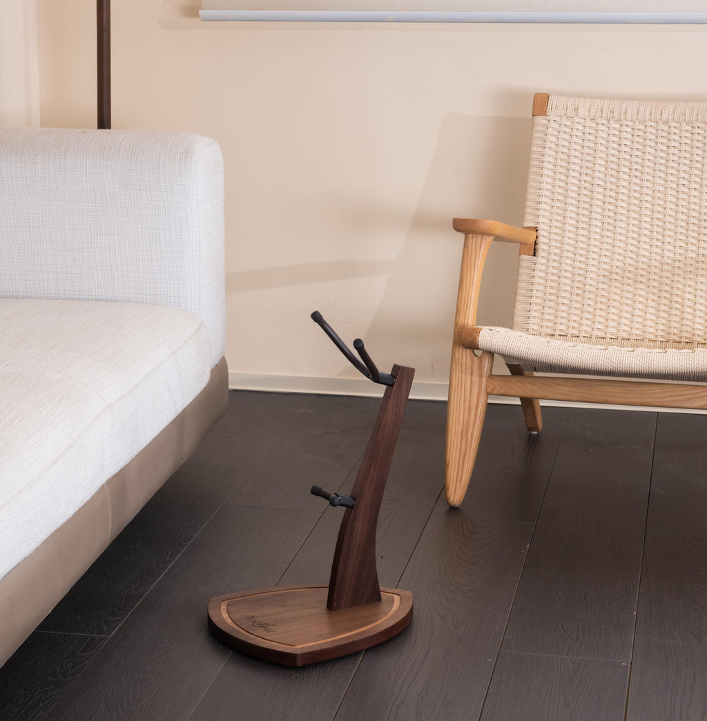 Saxophone Stand with Soft Silicone Yokes P75673